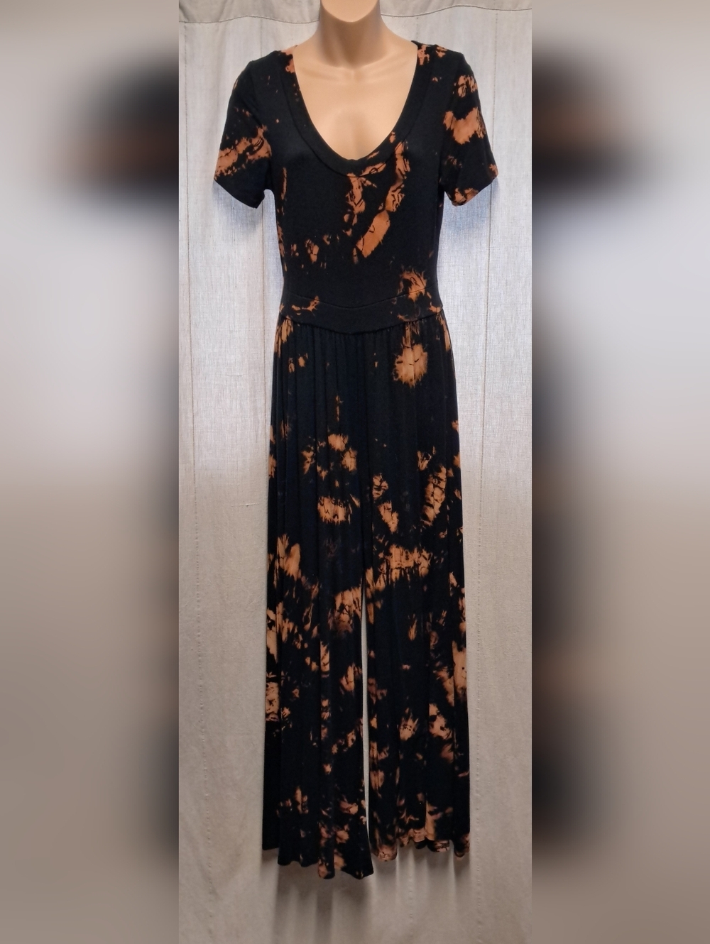 Veveret Hand Tie-Dye Dress